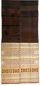   | Woman's head or shoulder cloth [tengkuluak or kain sandang]