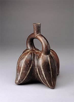   | Stirrup vessel in the form of pepinos
