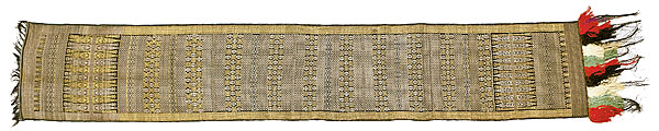   | Shoulder cloth or waist sash [tengkuluk or pelung]