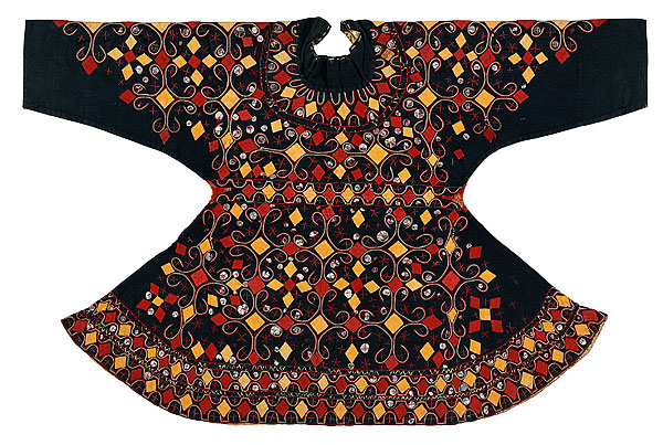   | Woman's ceremonial tunic [halili petondo]