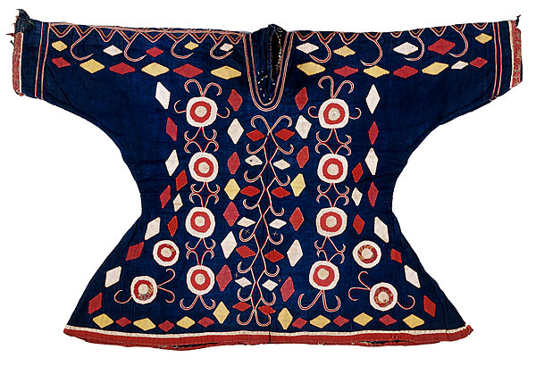   | Woman's ceremonial tunic [halili petondo]