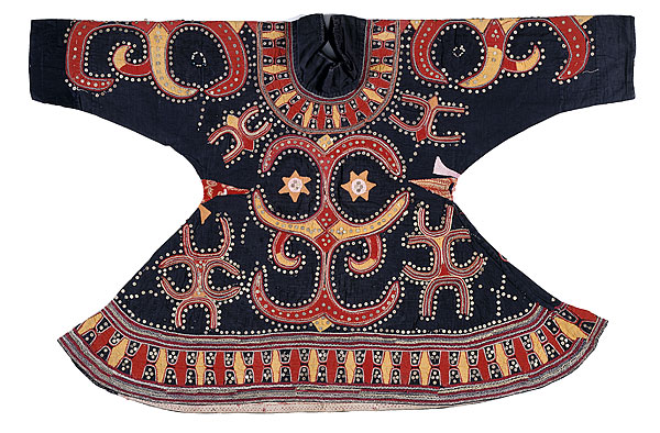   | Woman's tunic [halili petondo]