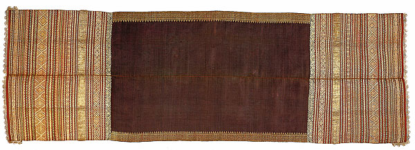   | Woman's head or shoulder cloth [tengkuluak or kain sandang]