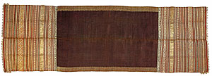   | Woman's head or shoulder cloth [tengkuluak or kain sandang]